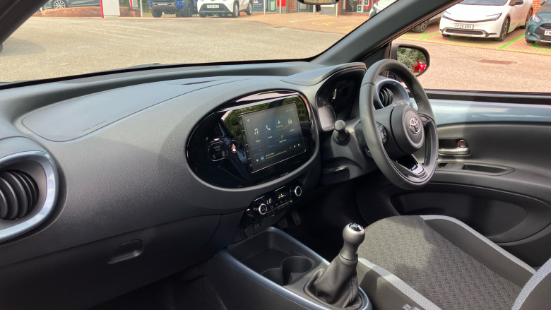 Toyota Aygo X 1.0 VVT-i Edge 5dr Petrol Hatchback